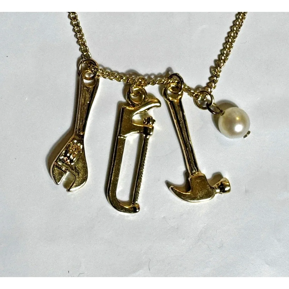 Gold Tone Tool Charm Necklace Wrench Hammer Hacksaw Pearl‎ 17 Inch Novelty
